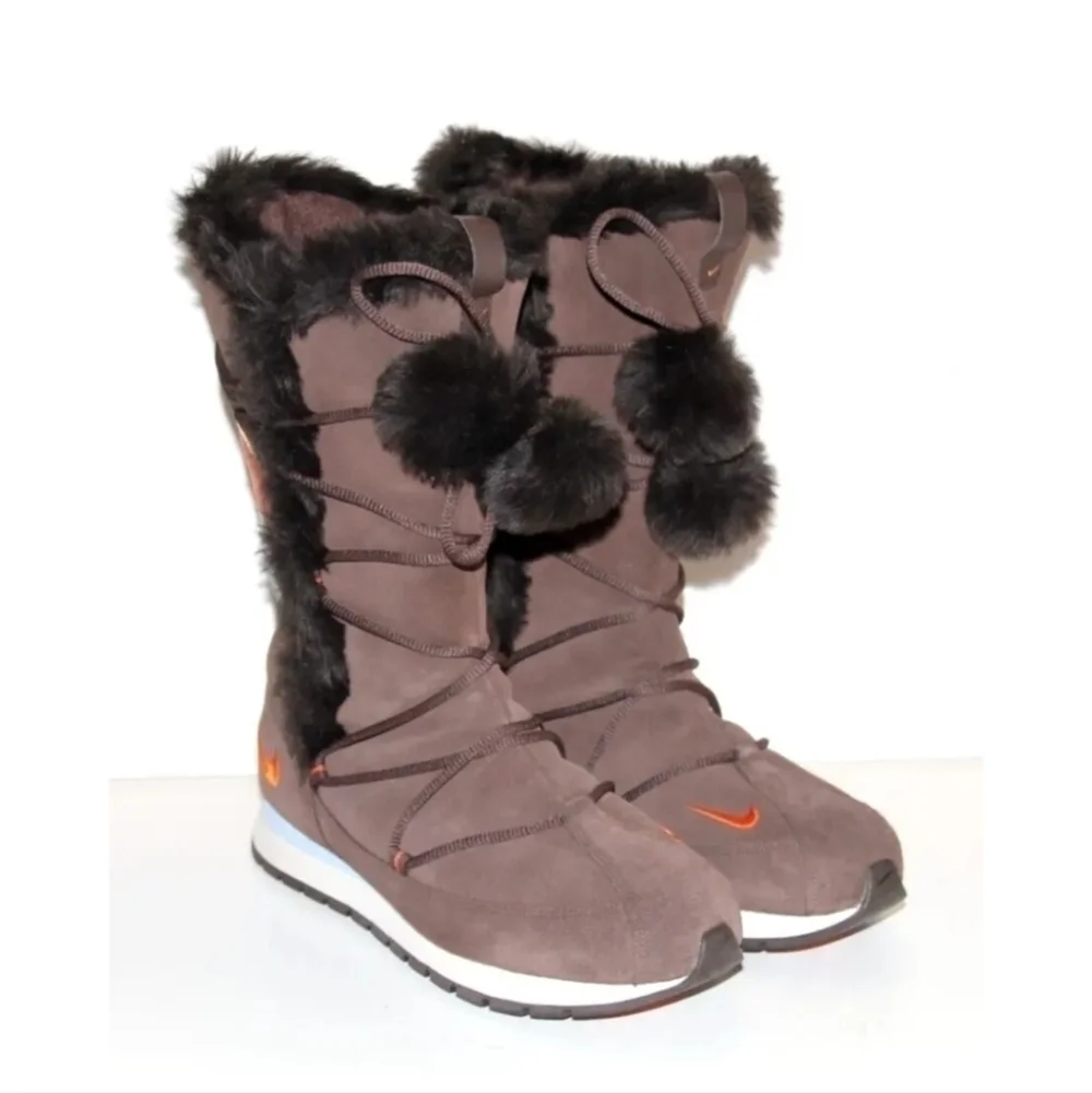 Y2k Nike snow boots